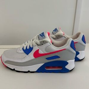 NIKE Air Max 90 Women’s Hot Coral size 7.5